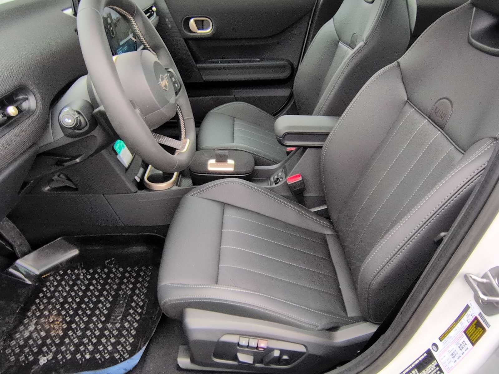 2026 MINI 4 PUERTAS ICÓNICO