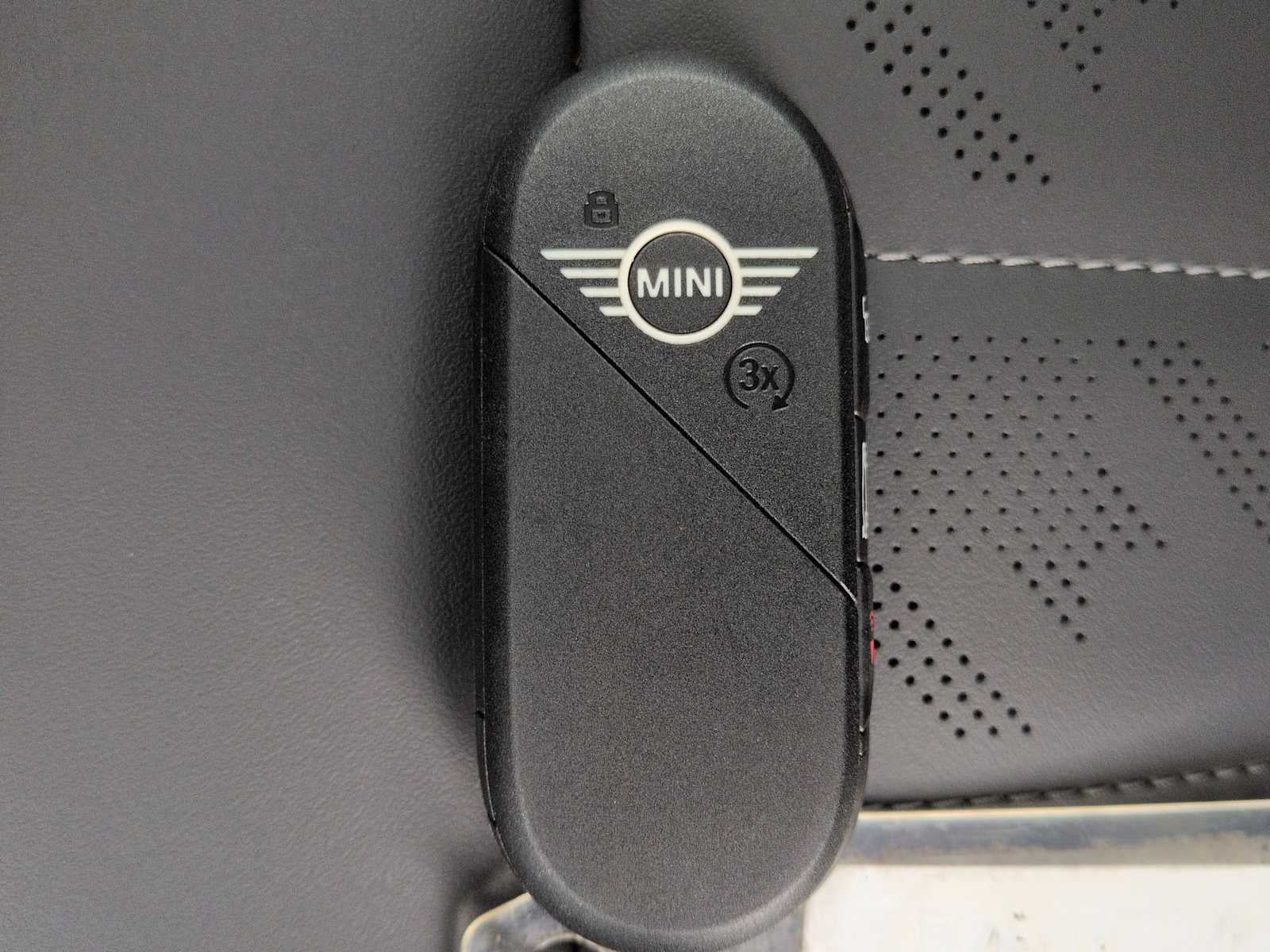 2026 MINI 4 PUERTAS ICÓNICO