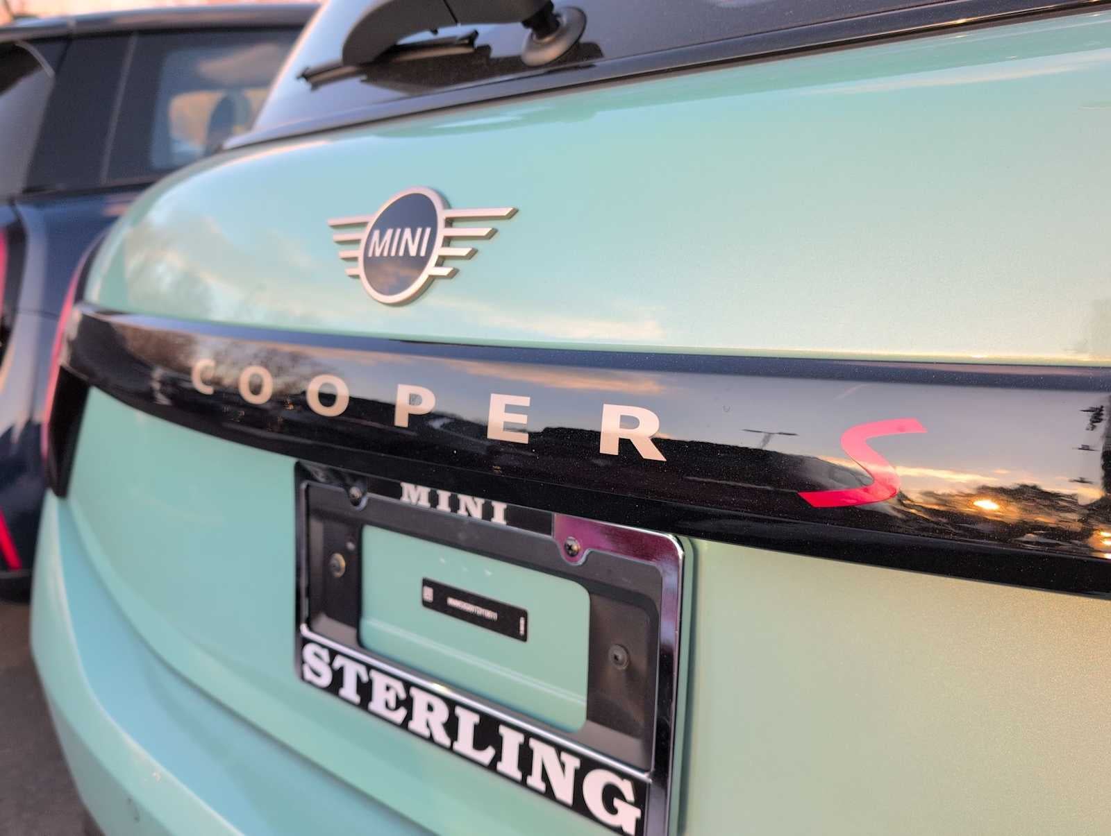 2026 MINI 4 PUERTAS ICÓNICO