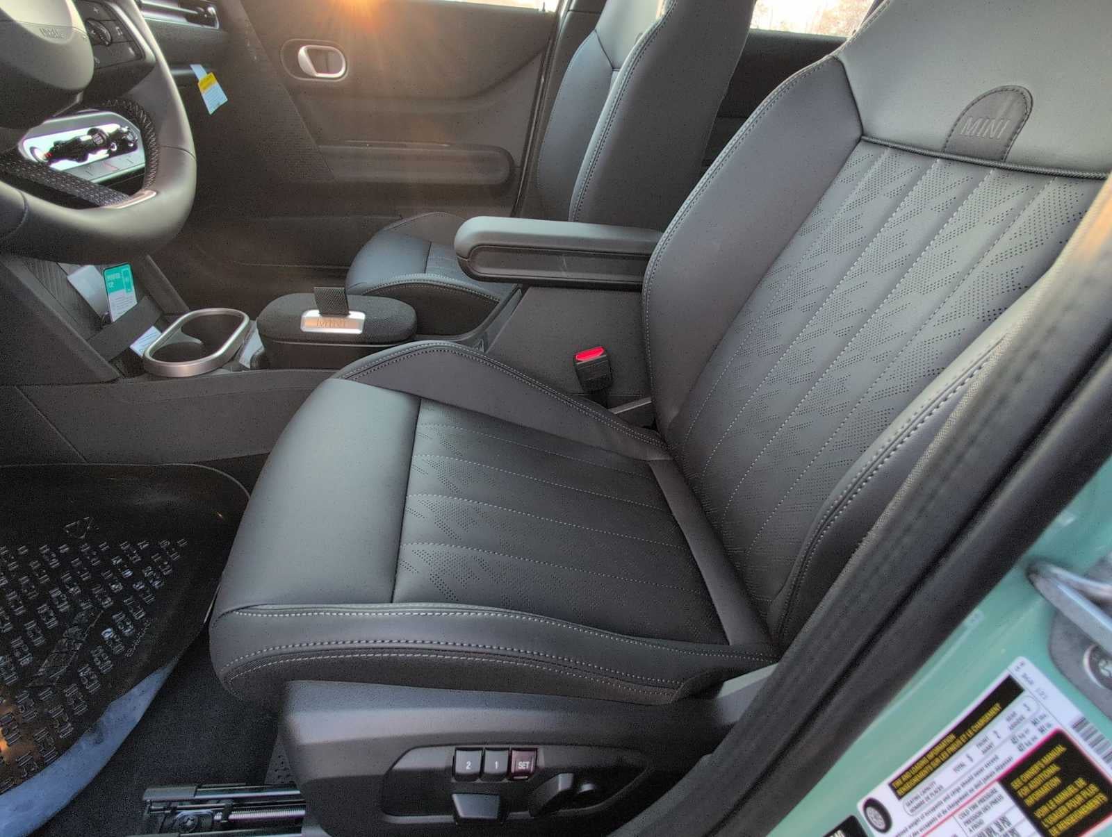 2026 MINI 4 PUERTAS ICÓNICO