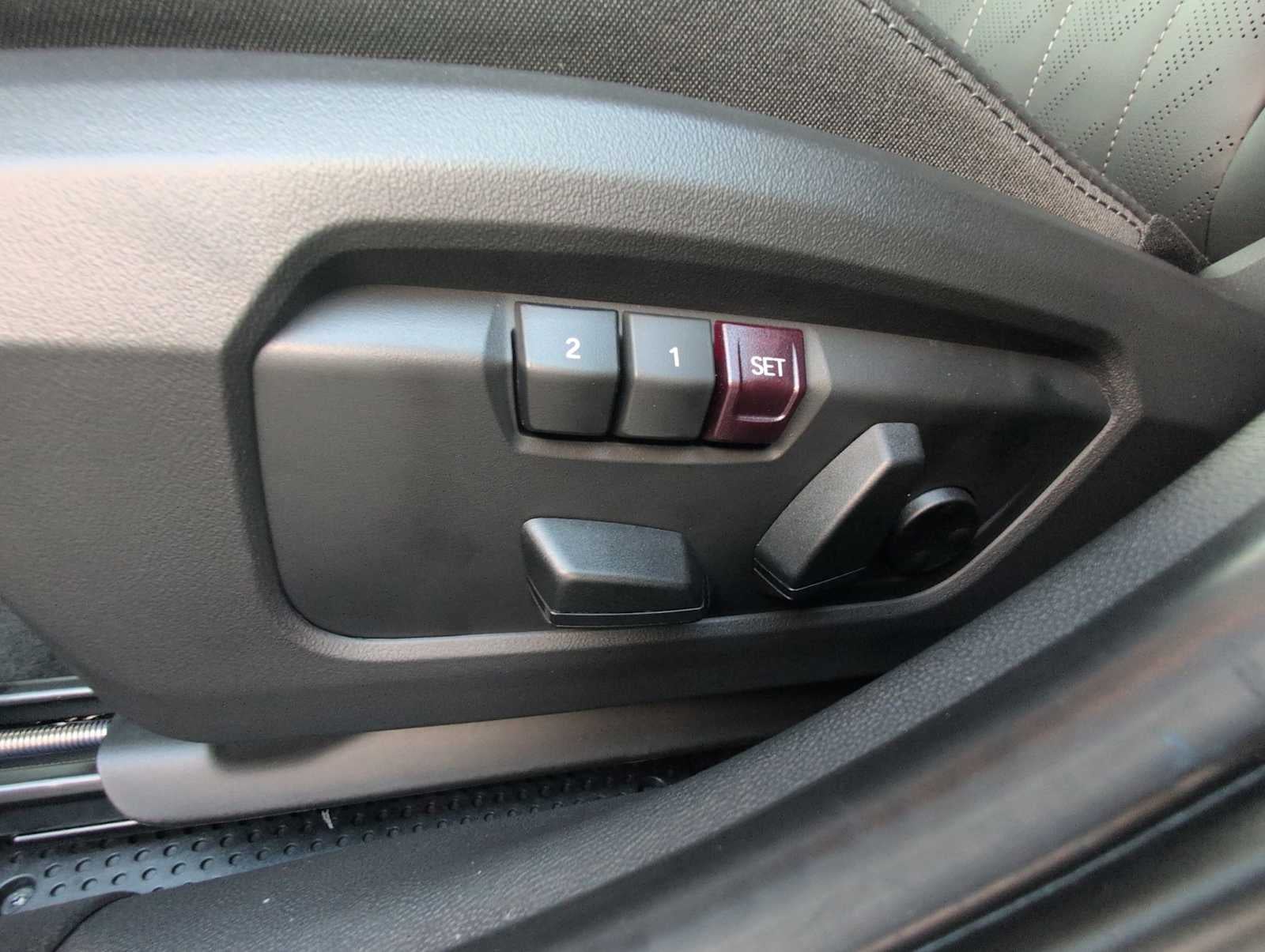 2026 MINI 4 PUERTAS ICÓNICO