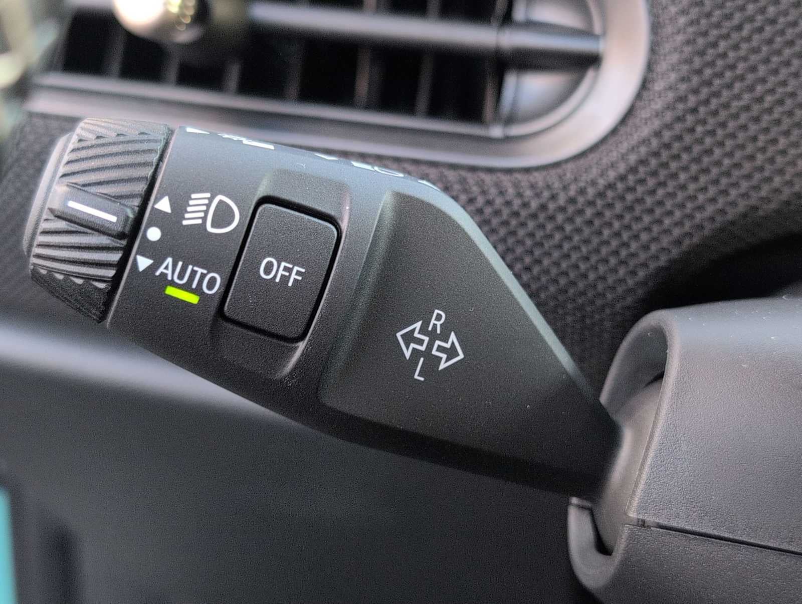 2026 MINI 4 PUERTAS ICÓNICO