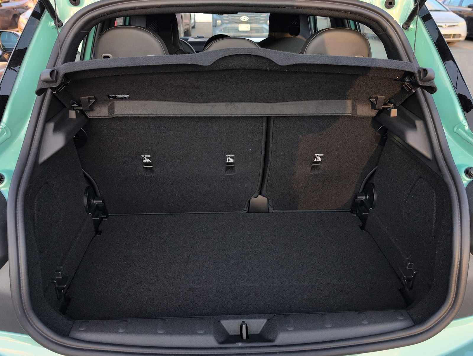 2026 MINI 4 PUERTAS ICÓNICO