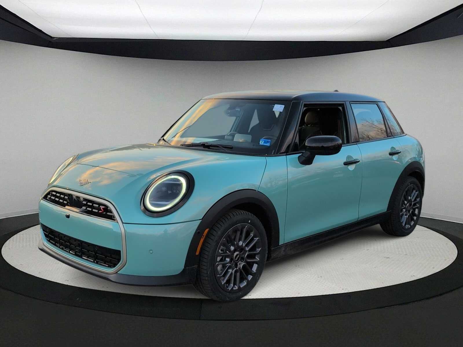 2026 MINI 4 PUERTAS ICÓNICO