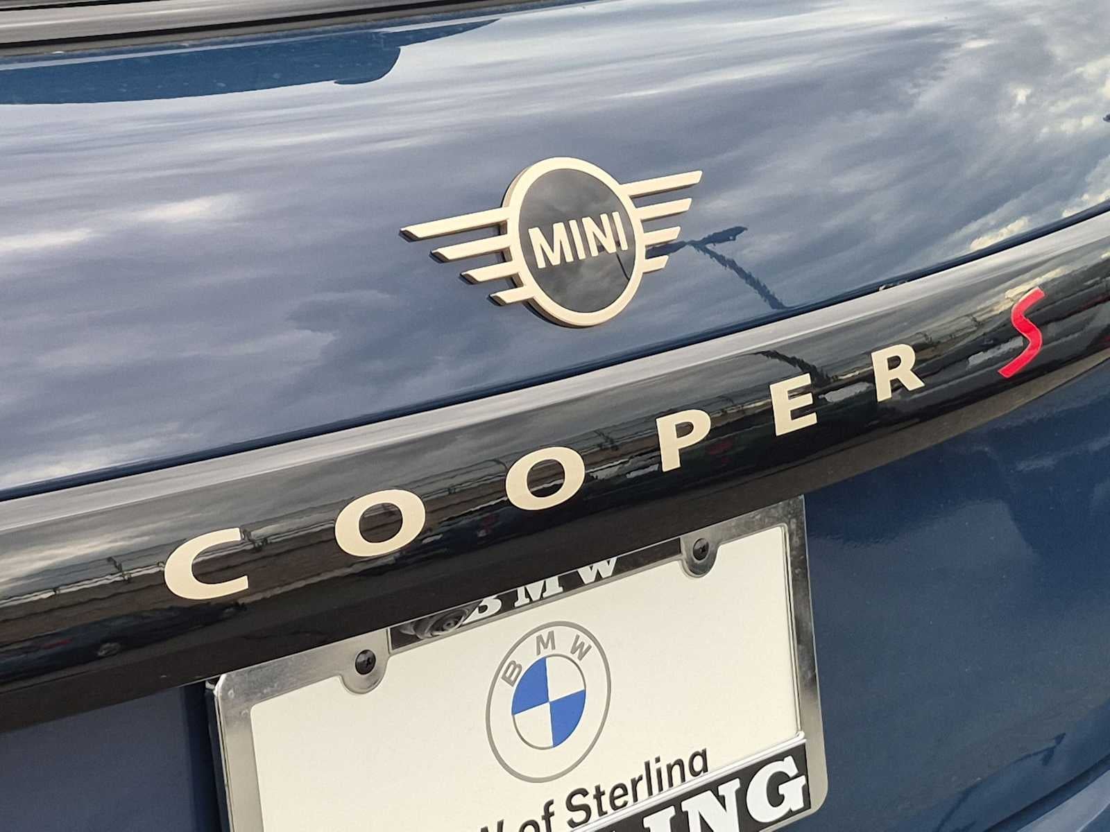 MINI 4 PUERTAS ICONIC 2027