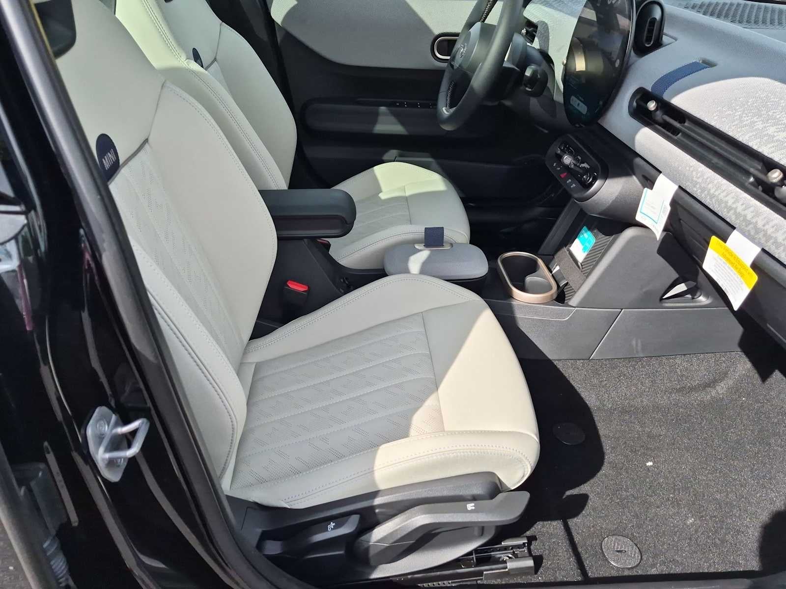 2026 MINI 4 PUERTAS SIGNATURE PLUS