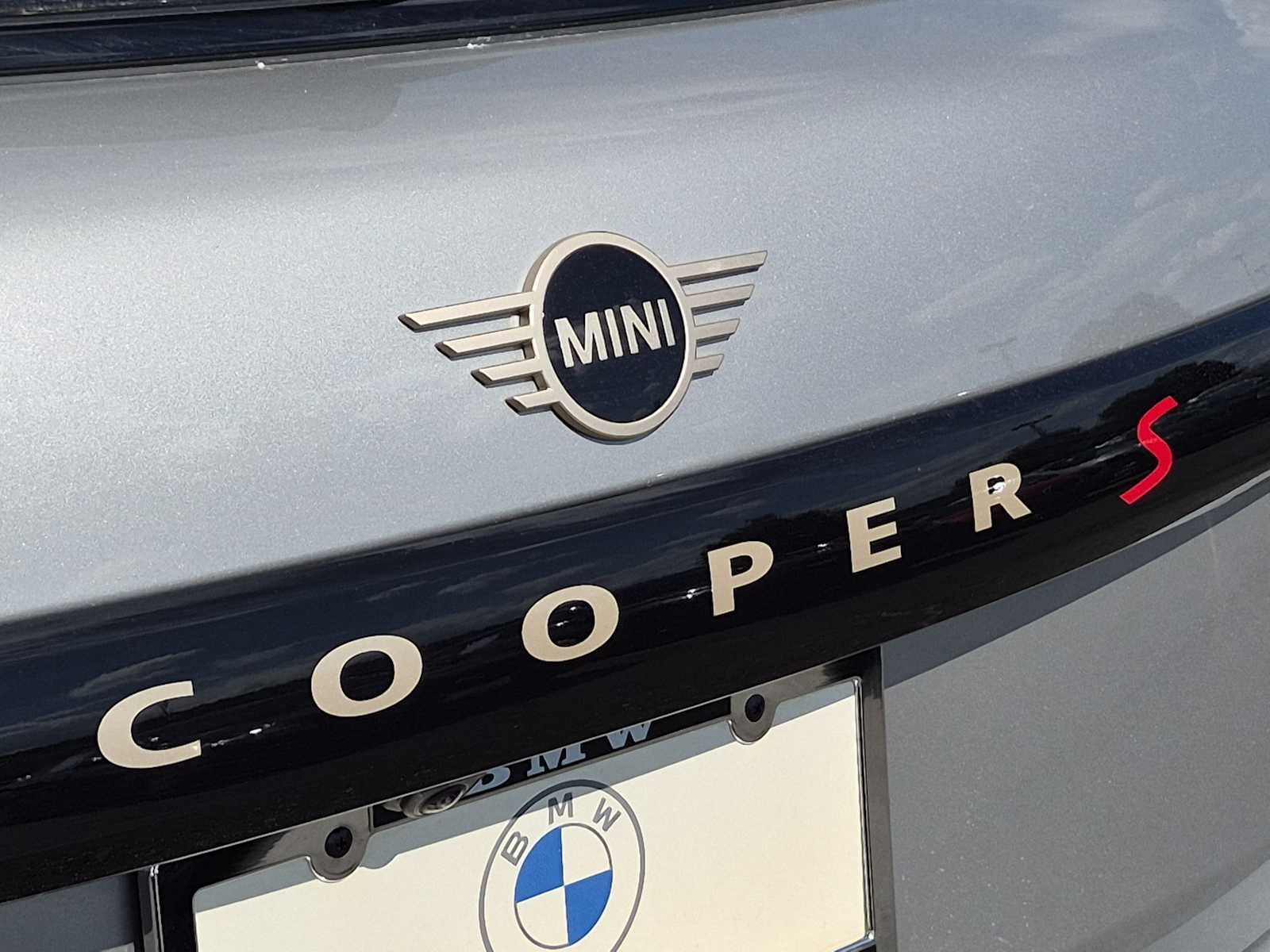 MINI 4 PUERTAS ICONIC 2027