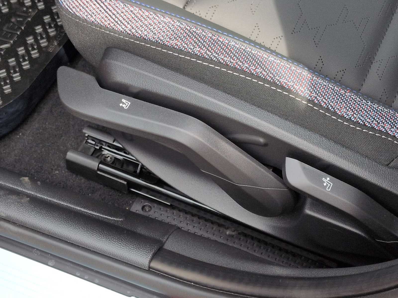 2026 MINI 4 PUERTAS ICÓNICO