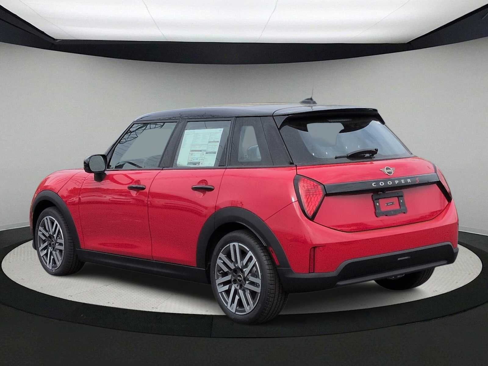 2026 MINI 4 PUERTAS ICÓNICO