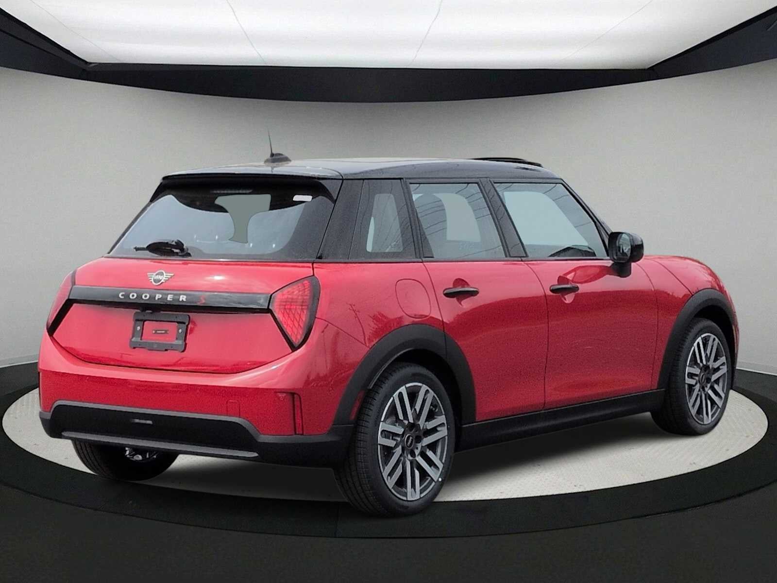 2026 MINI 4 PUERTAS ICÓNICO