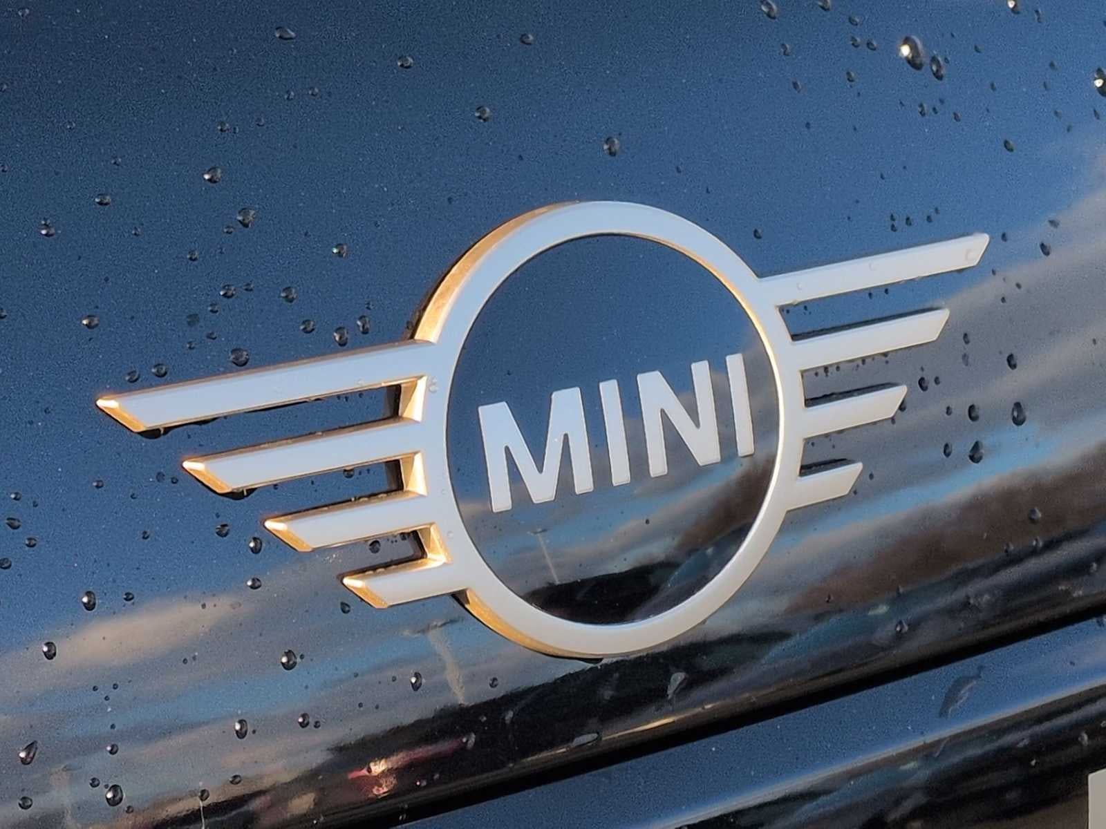 2026 MINI 4 PUERTAS SIGNATURE PLUS