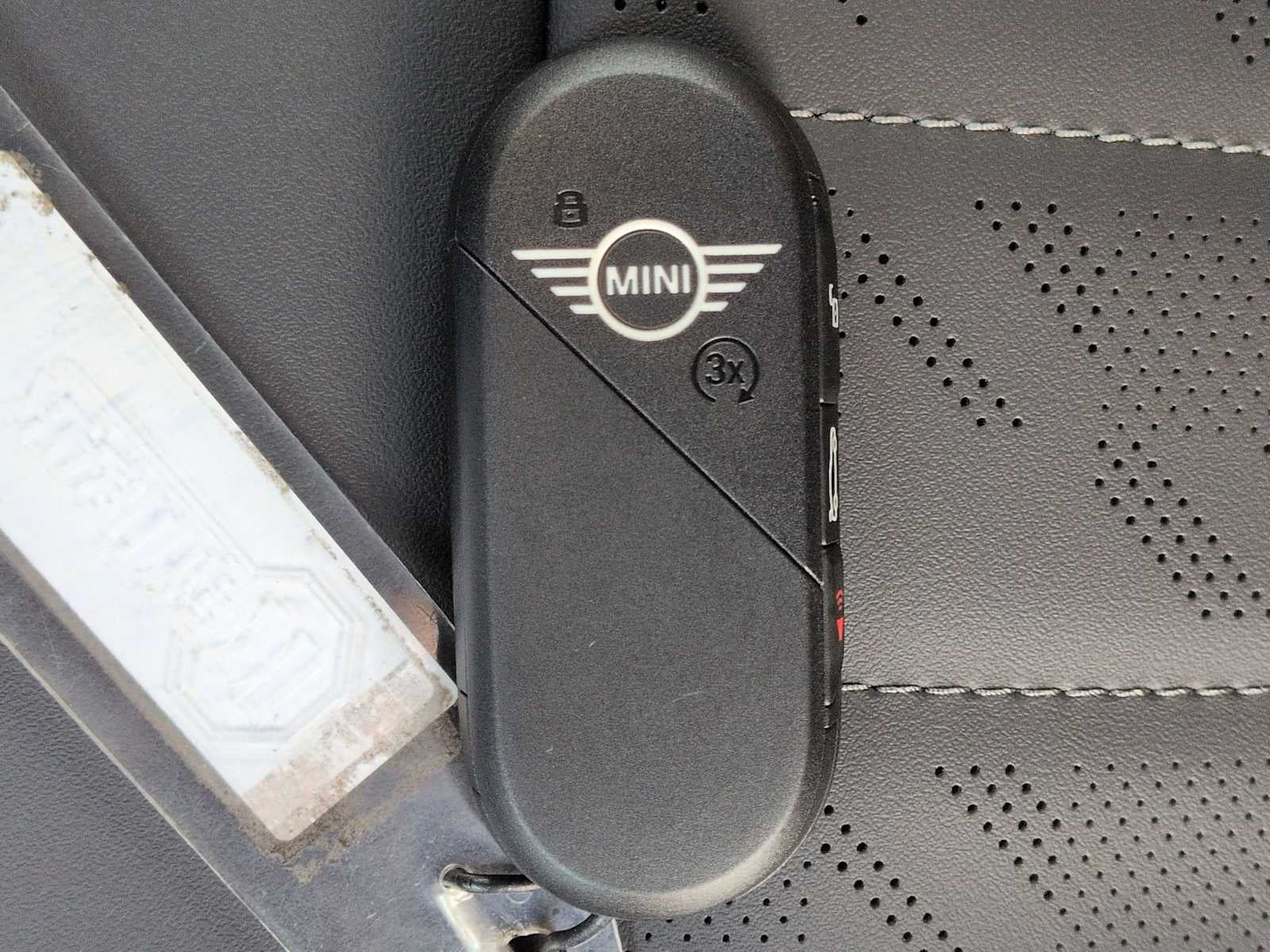 2026 MINI 4 PUERTAS SIGNATURE PLUS