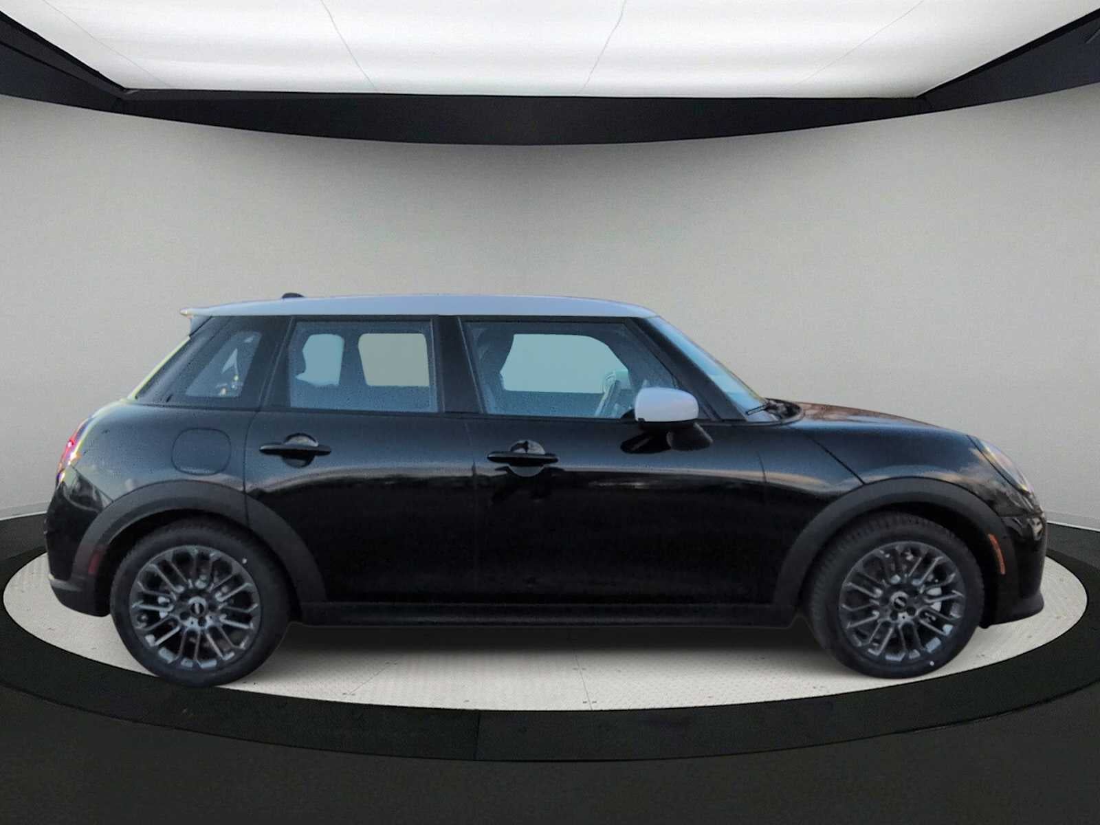 2026 MINI 4 PUERTAS SIGNATURE PLUS