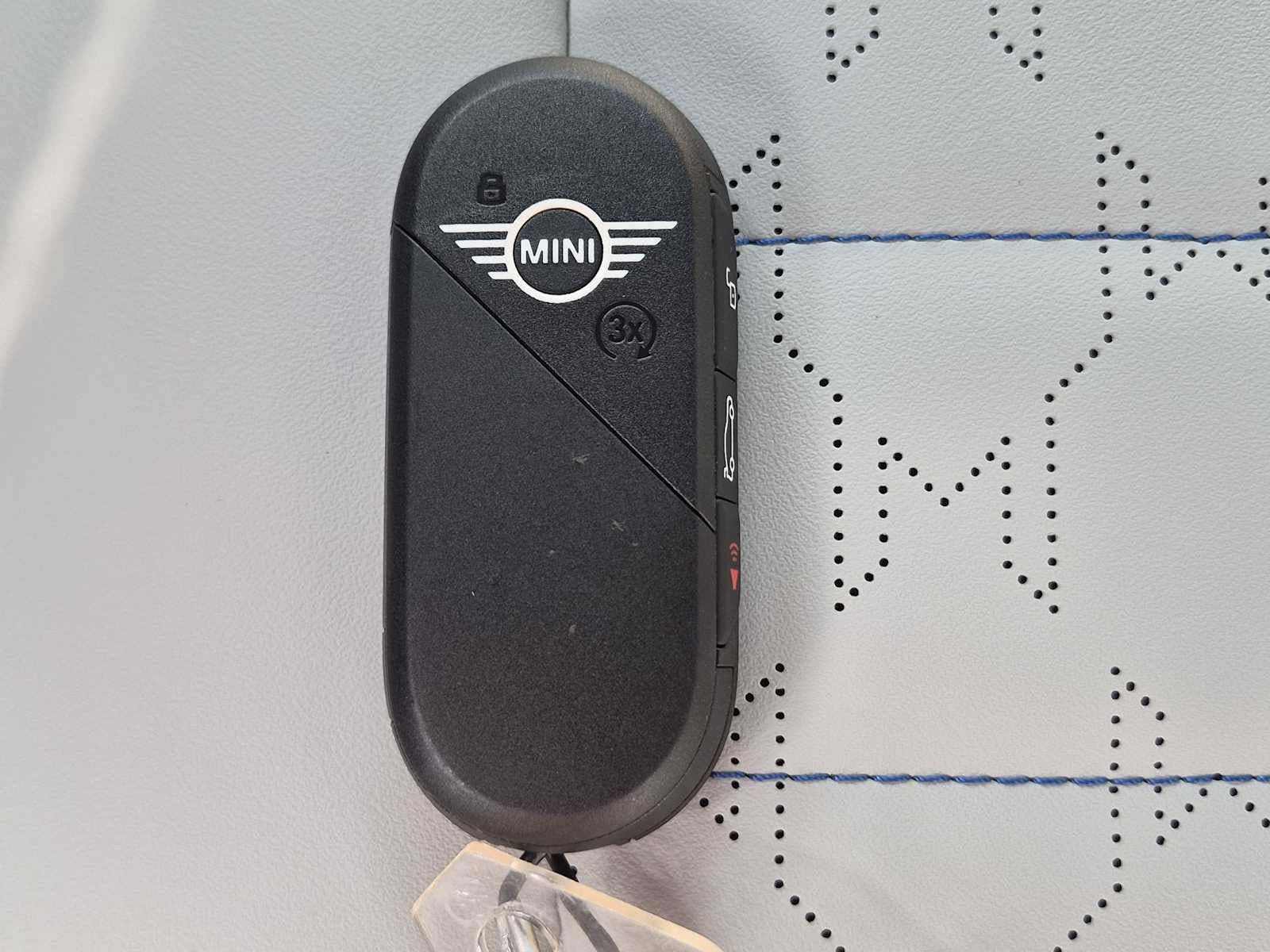 MINI 4 PUERTAS ICONIC 2027