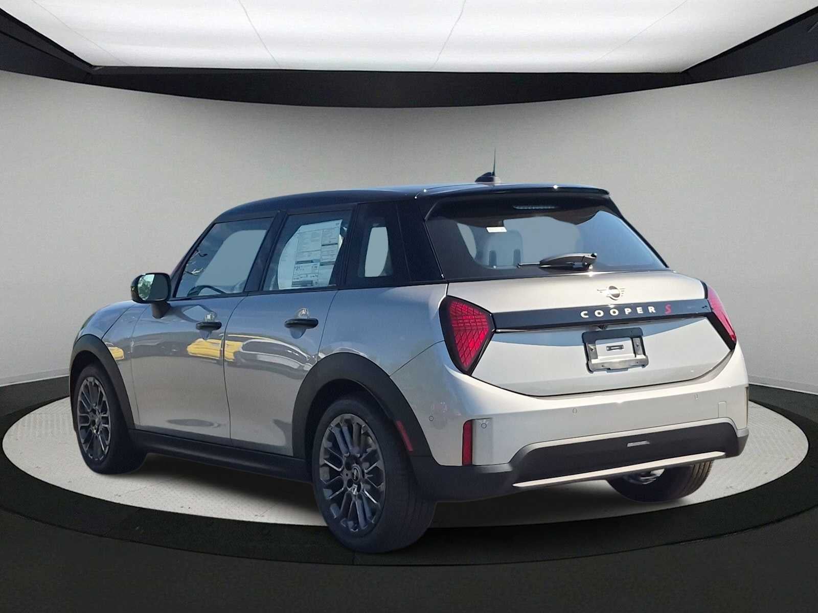 MINI 4 PUERTAS ICONIC 2027