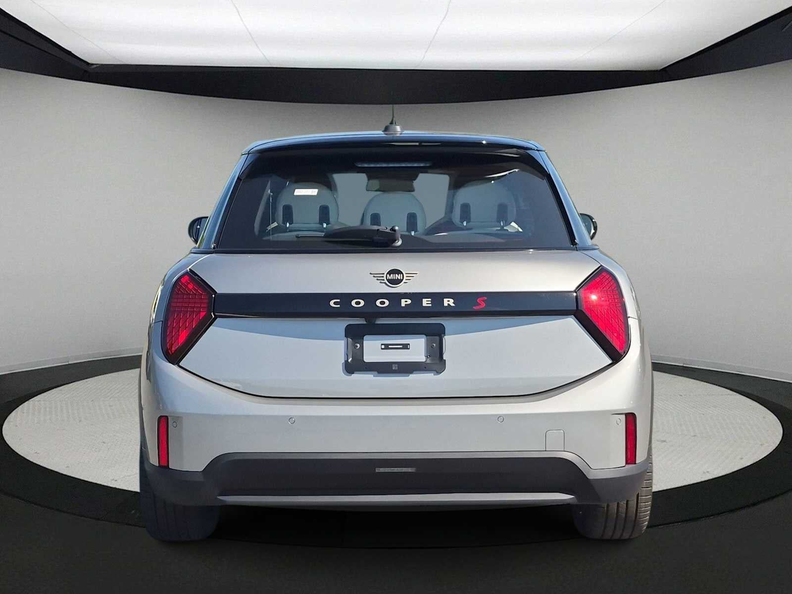 MINI 4 PUERTAS ICONIC 2027