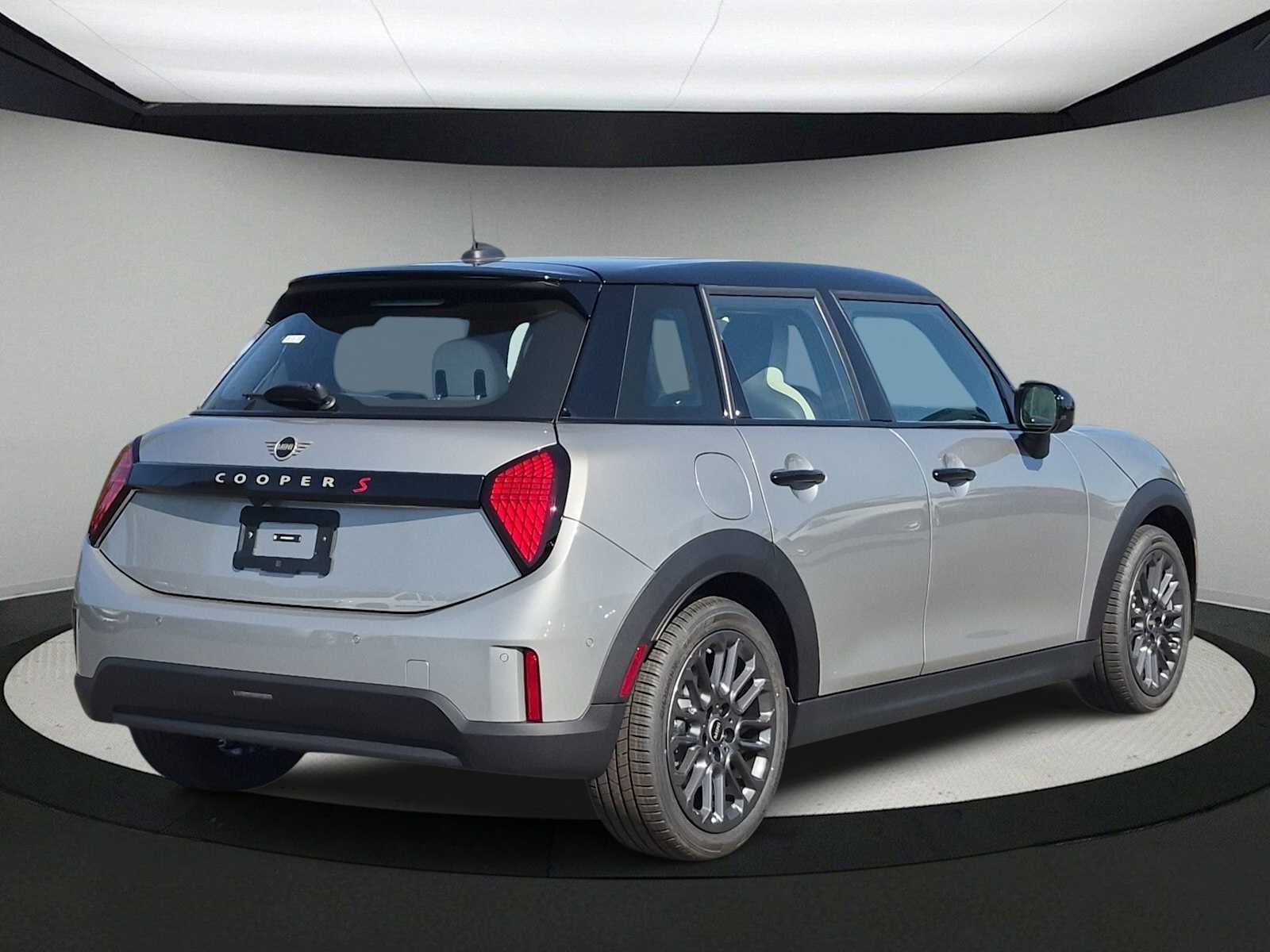 MINI 4 PUERTAS ICONIC 2027