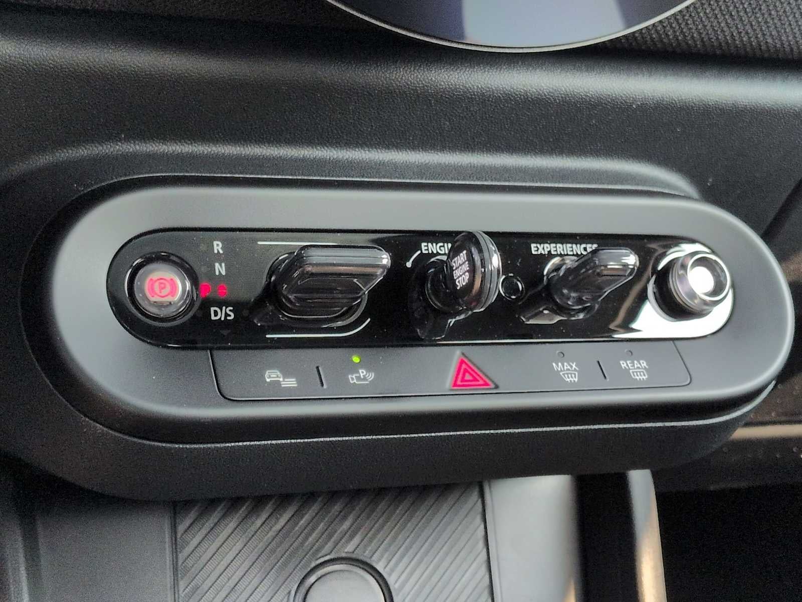2026 MINI 4 PUERTAS ICÓNICO