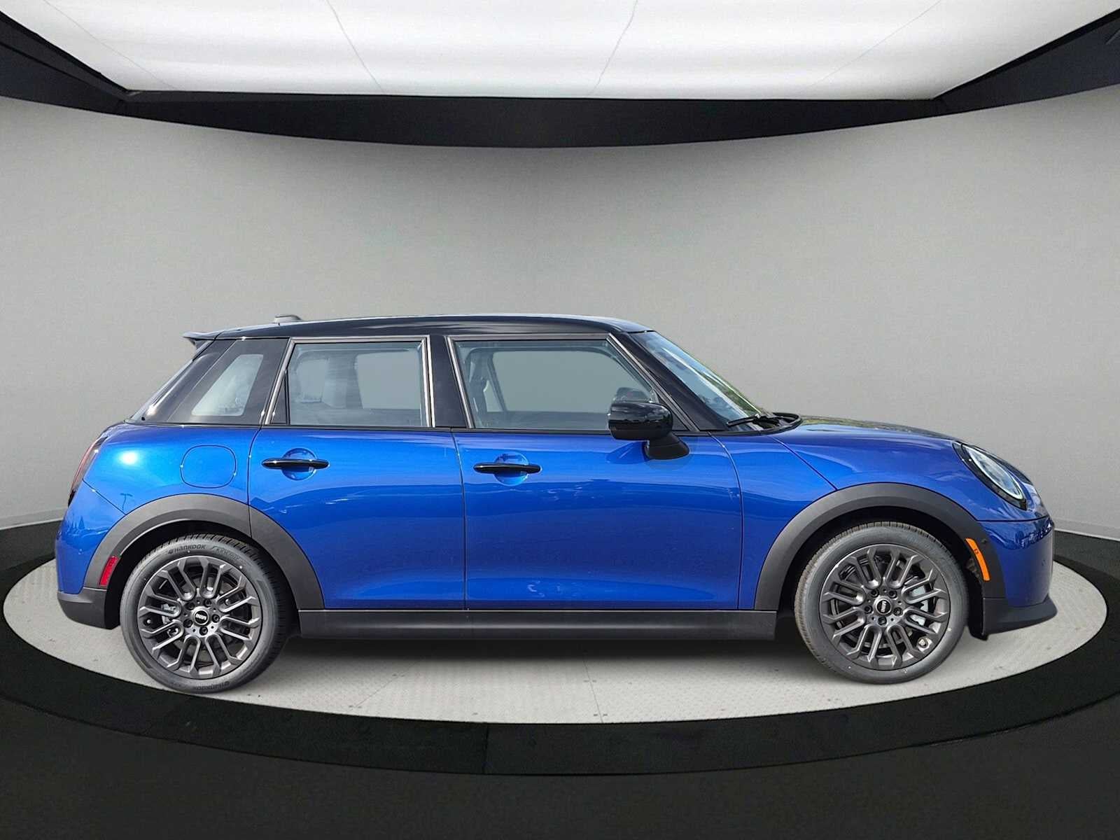 MINI 4 PUERTAS SIGNATURE PLUS 2027