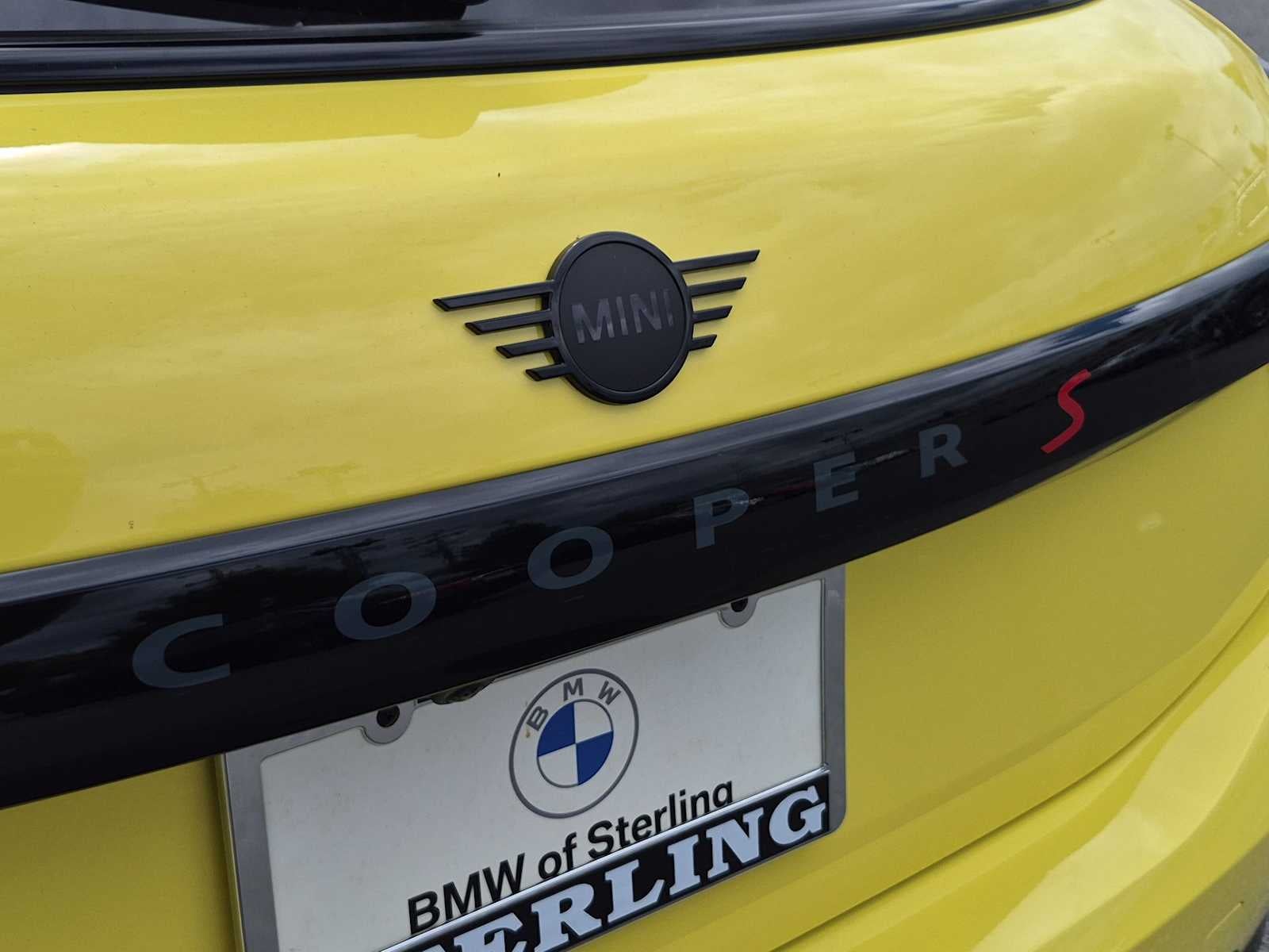 MINI 4 PUERTAS ICONIC 2027