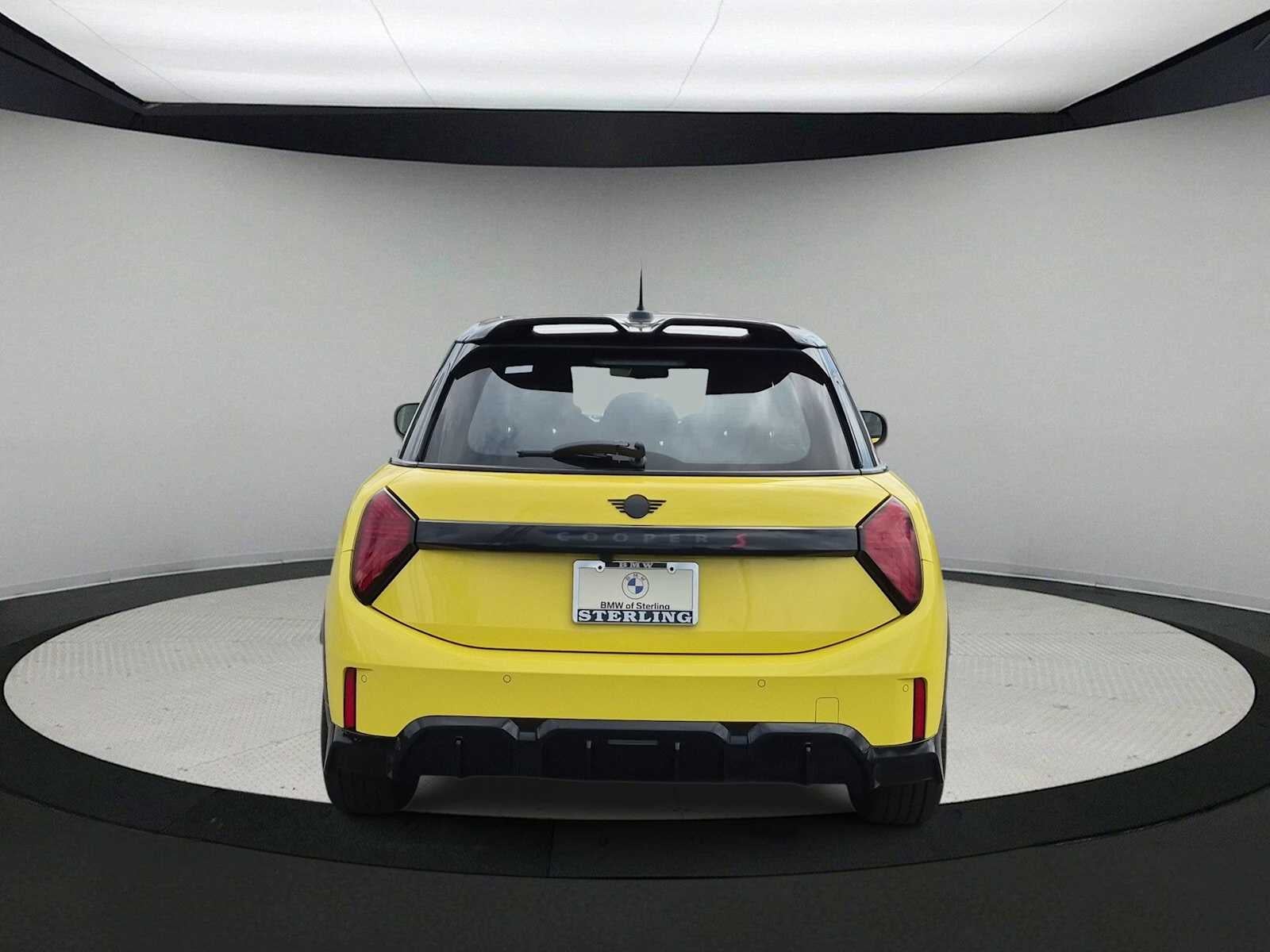 MINI 4 PUERTAS ICONIC 2027