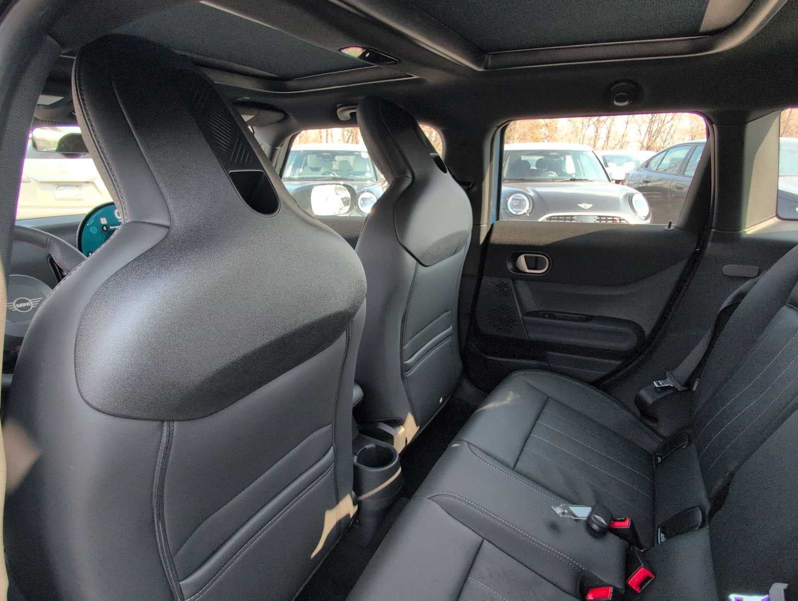 2026 MINI 4 PUERTAS ICÓNICO