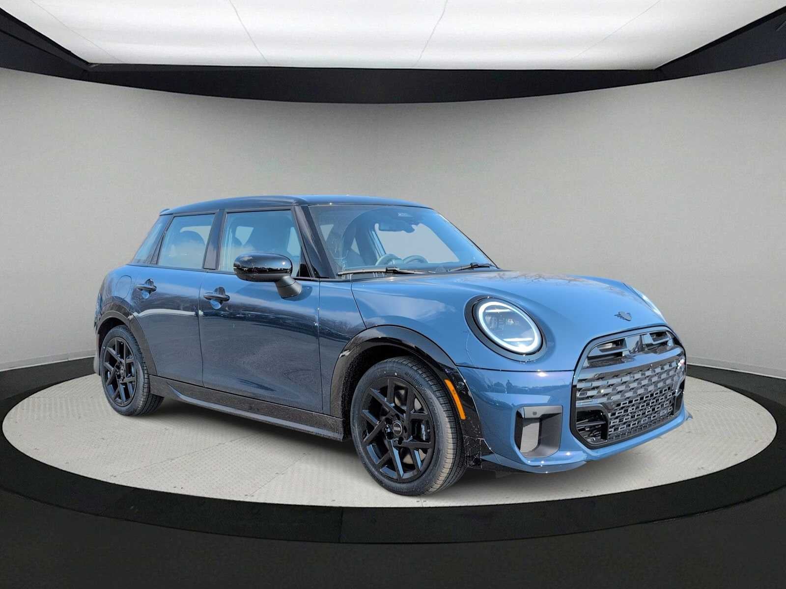 2026 MINI 4 PUERTAS ICÓNICO