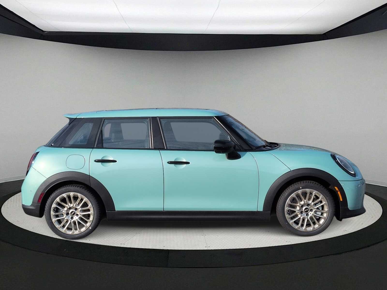 2026 MINI 4 PUERTAS ICÓNICO