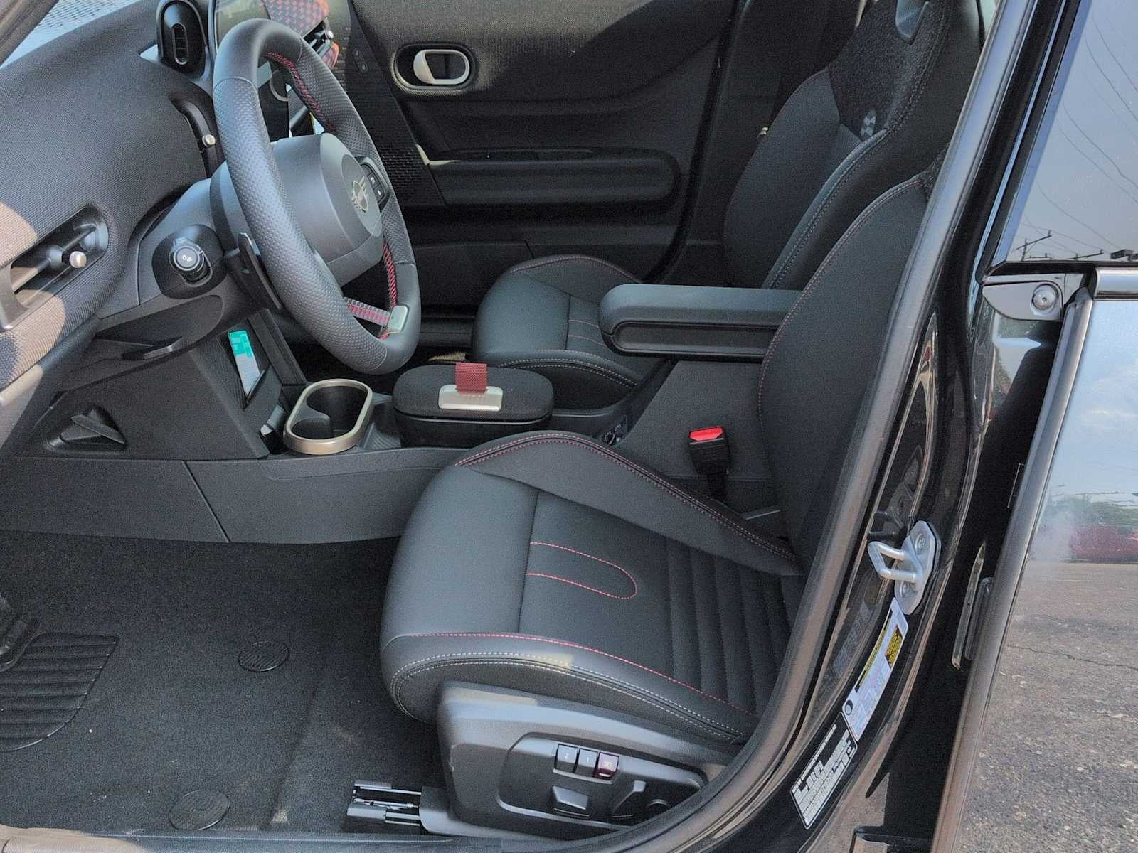 2026 MINI 4 PUERTAS ICÓNICO