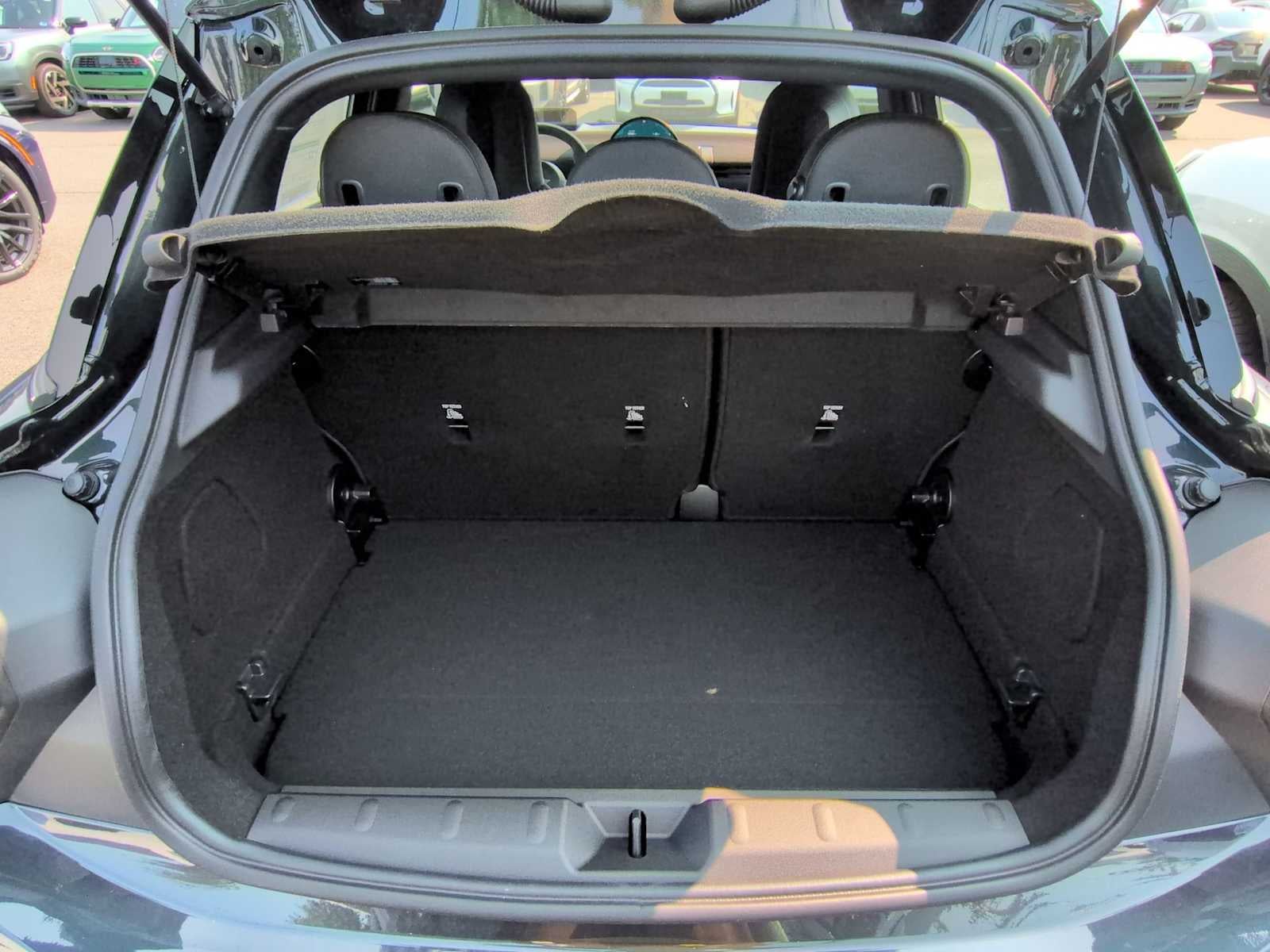 2026 MINI 4 PUERTAS ICÓNICO