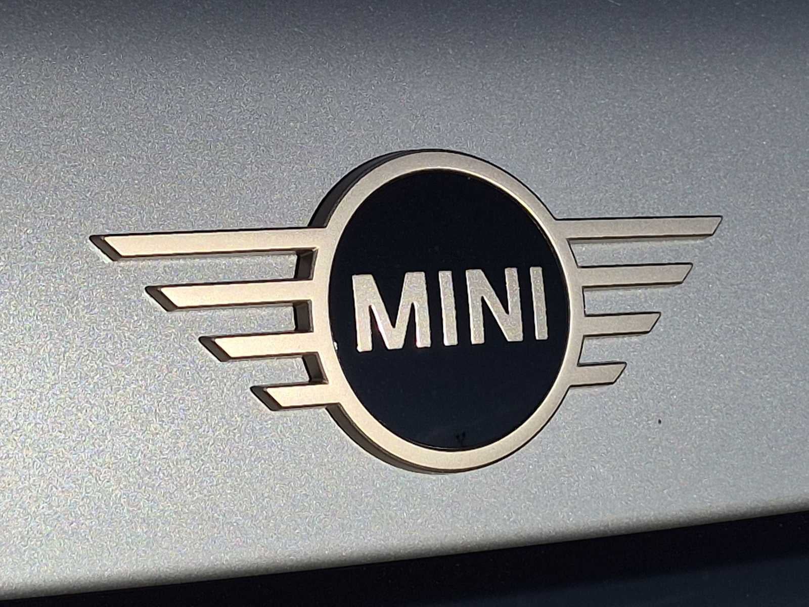 MINI 4 PUERTAS ICONIC 2027