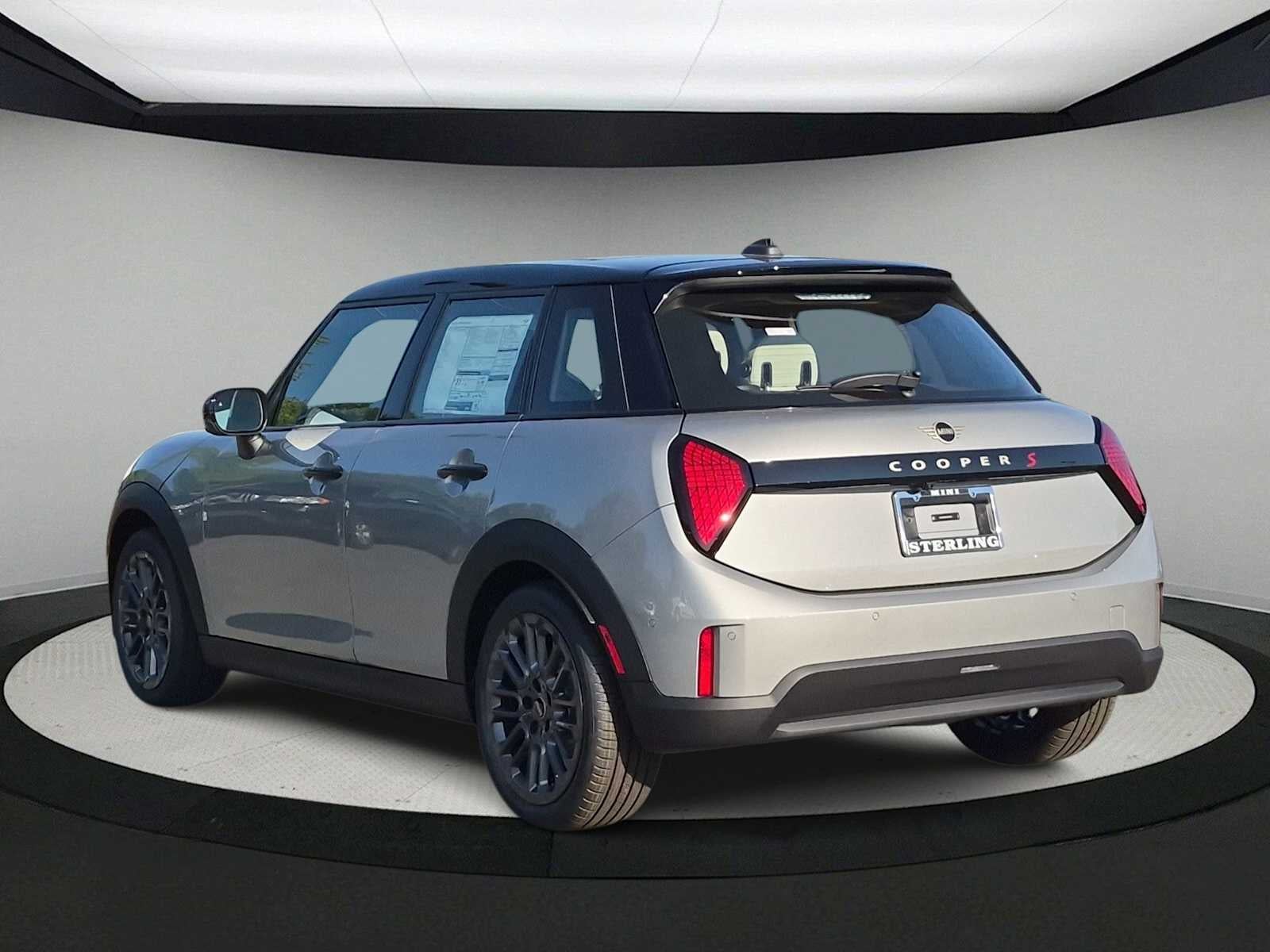 MINI 4 PUERTAS ICONIC 2027