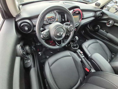 MINI Cooper de 2 puertas con techo rígido de 2018