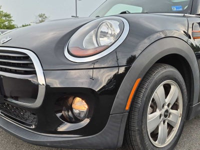 MINI Cooper de 2 puertas con techo rígido de 2018