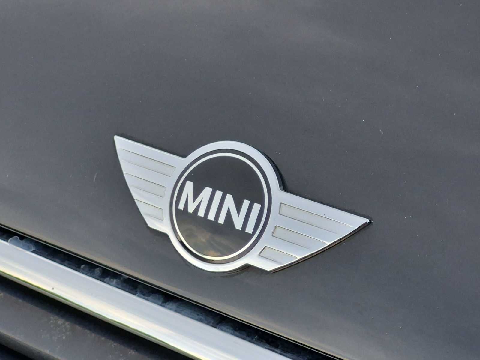 MINI Cooper de 2 puertas con techo rígido de 2018