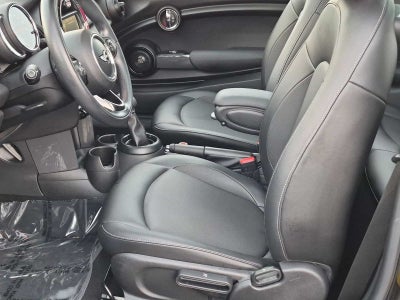 MINI Cooper de 2 puertas con techo rígido de 2018