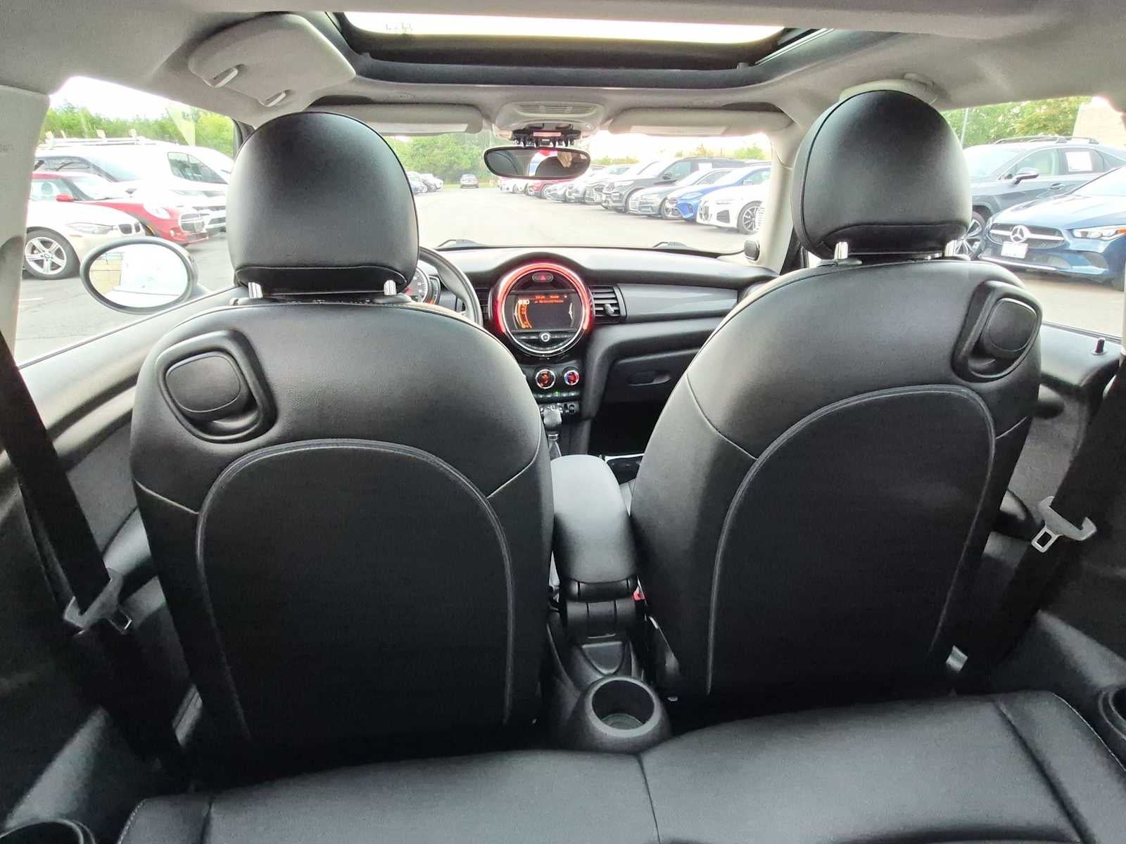 MINI Cooper de 2 puertas con techo rígido de 2018