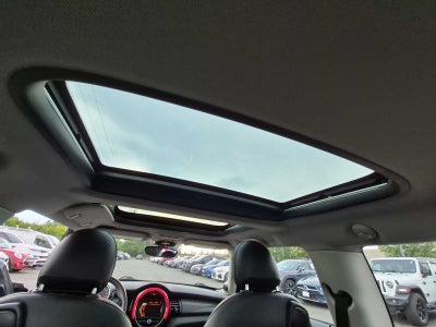 MINI Cooper de 2 puertas con techo rígido de 2018