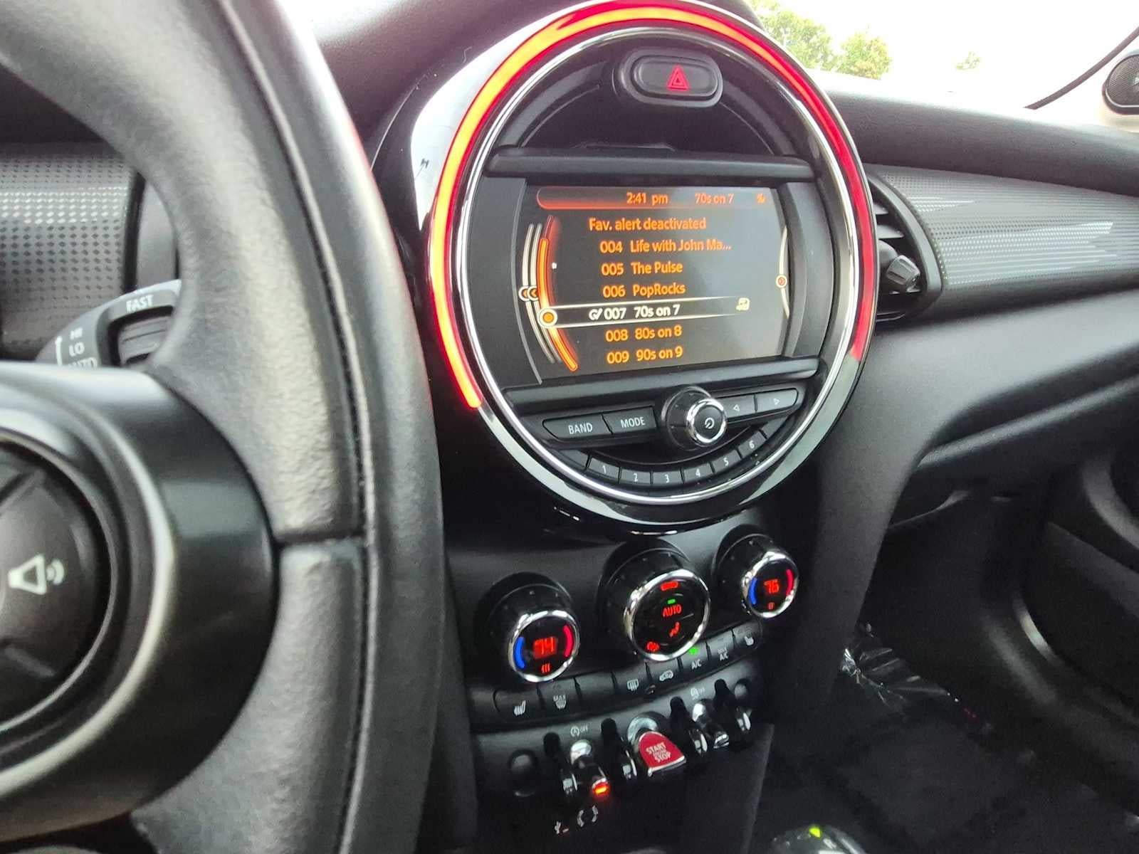 MINI Cooper de 2 puertas con techo rígido de 2018