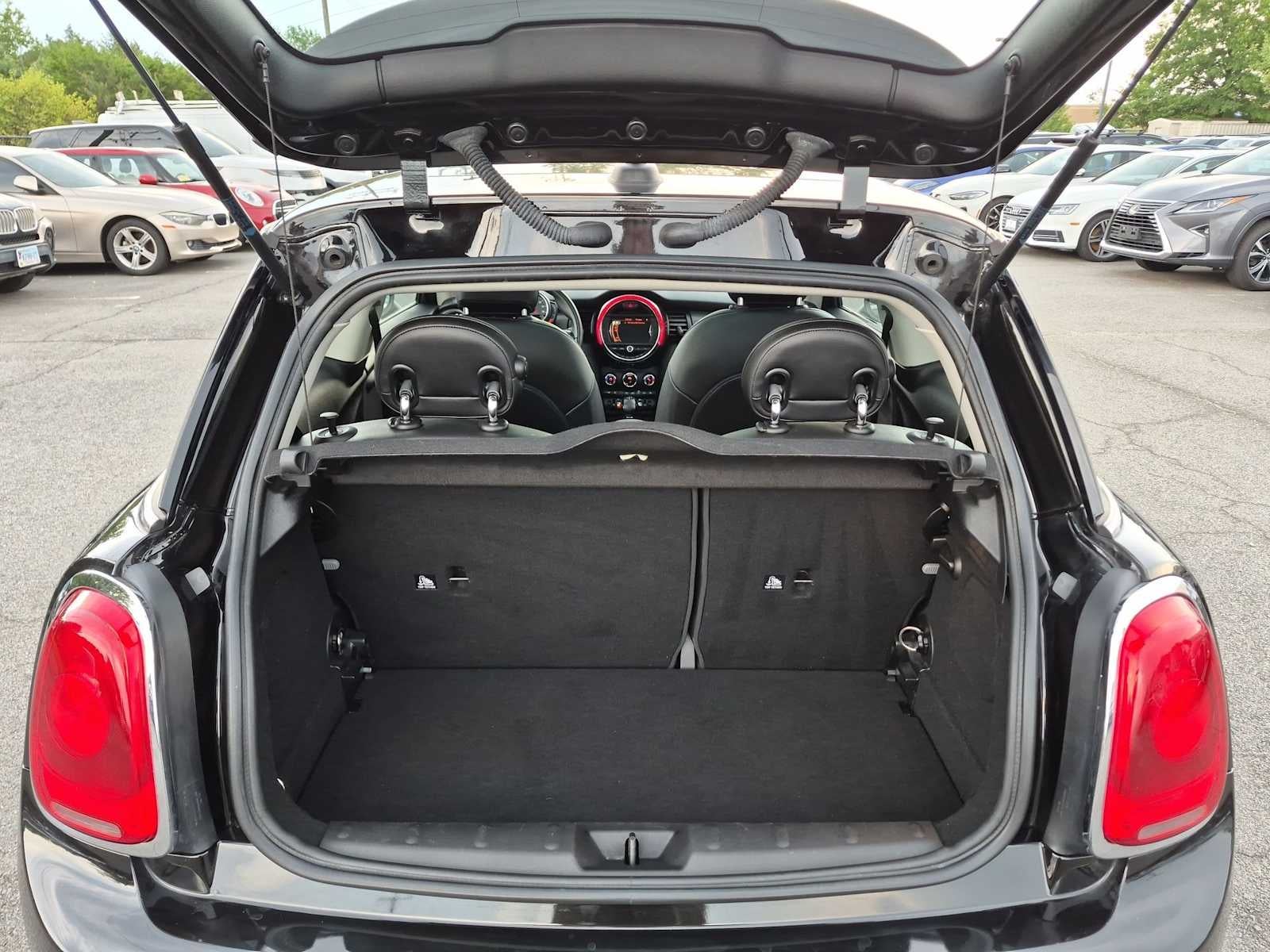 MINI Cooper de 2 puertas con techo rígido de 2018