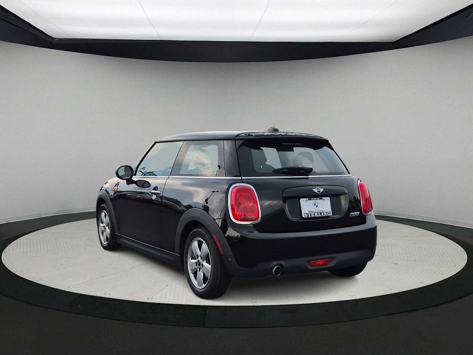 MINI Cooper de 2 puertas con techo rígido de 2018