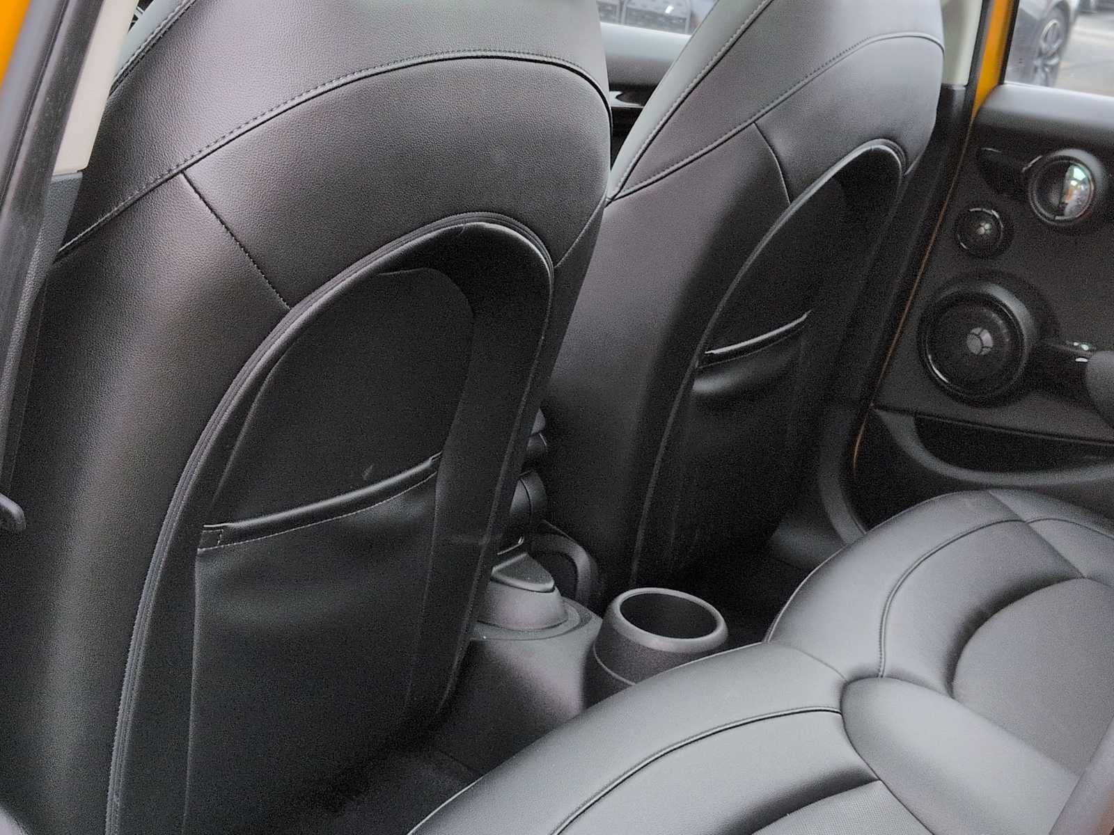 MINI Cooper S de 4 puertas con techo rígido de 2017