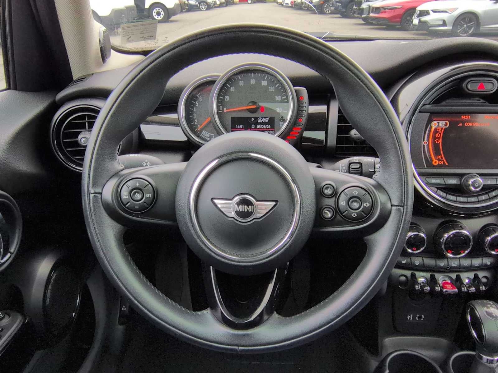 MINI Cooper S de 4 puertas con techo rígido de 2017