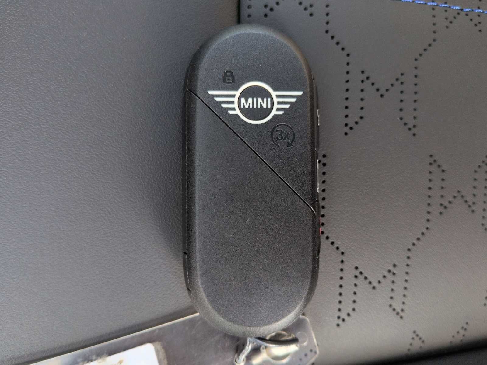 MINI COUNTRYMAN ICONIC 2027