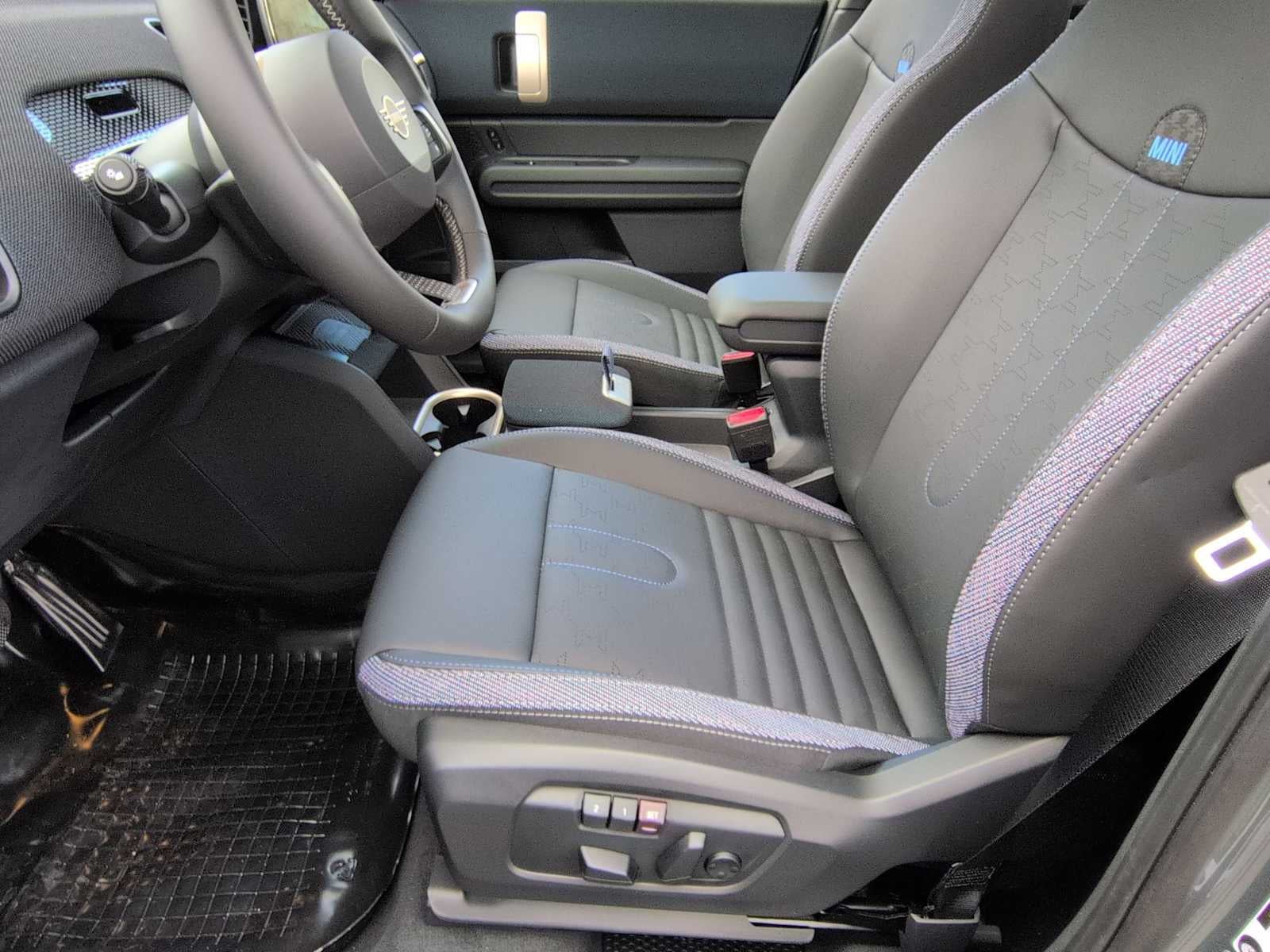 MINI COUNTRYMAN ICONIC 2027