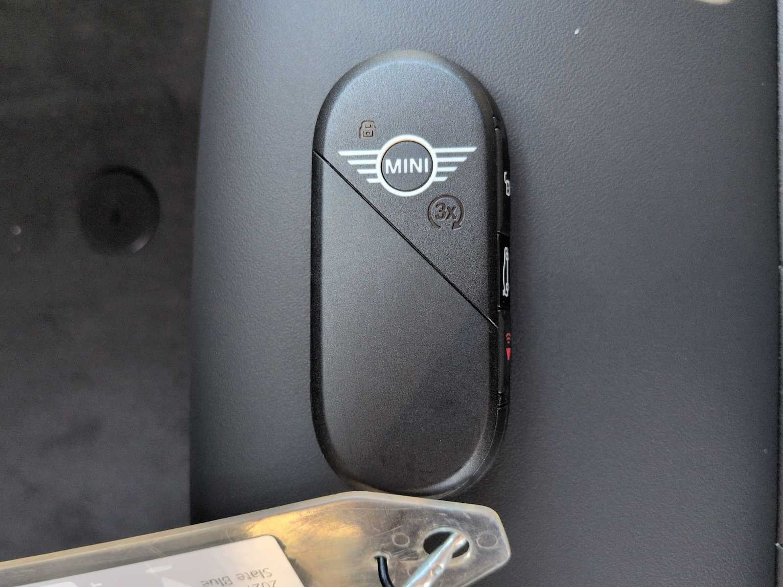 MINI COUNTRYMAN ICONIC 2027
