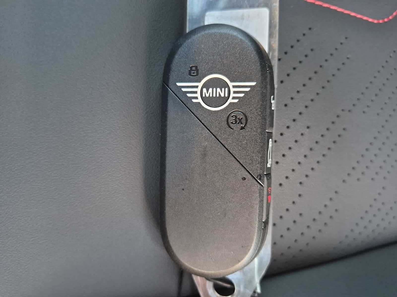 MINI COUNTRYMAN ICONIC 2027