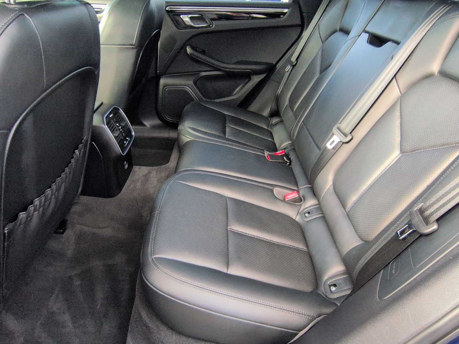 Porsche Macan T 2023