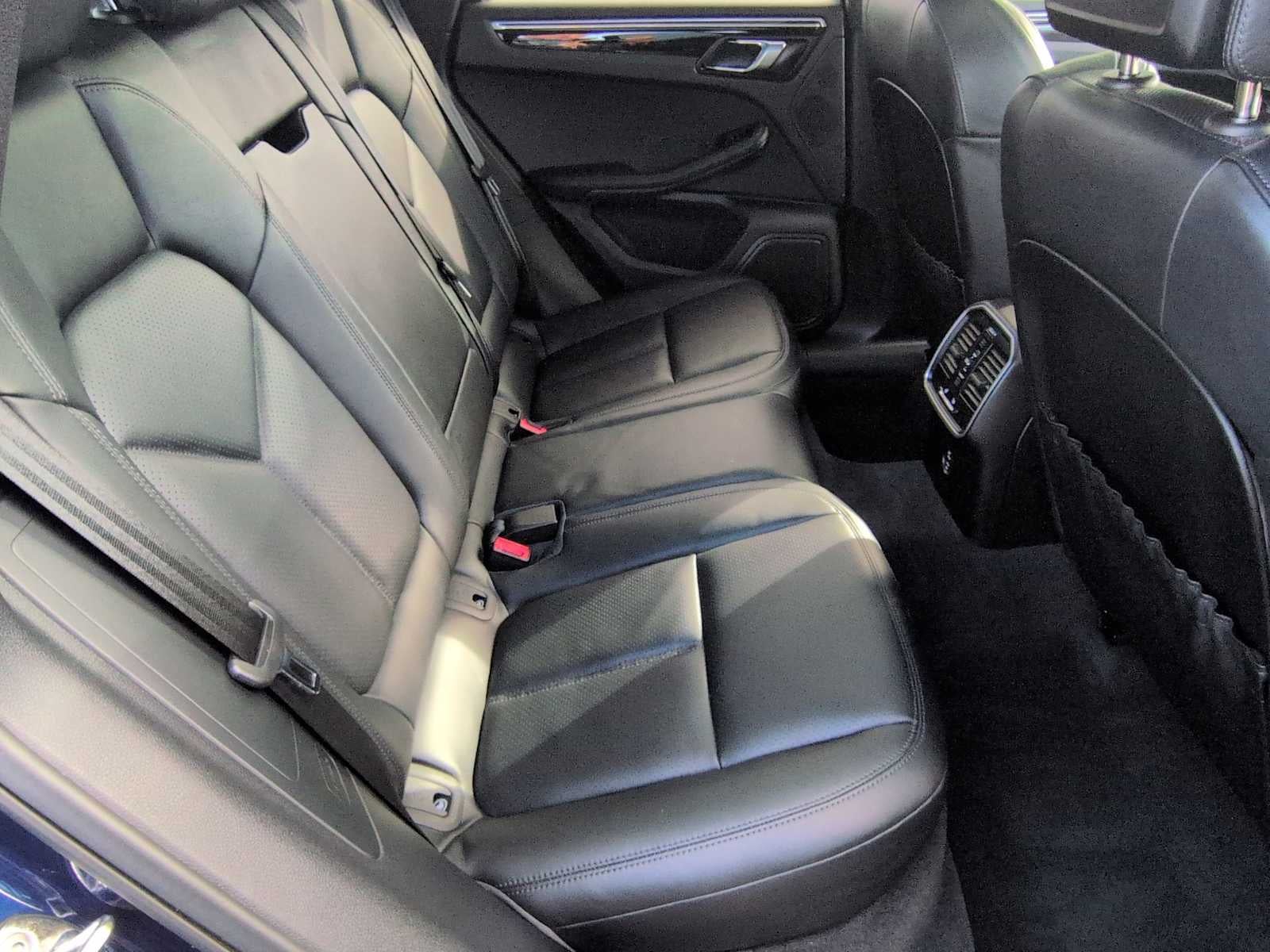 Porsche Macan T 2023