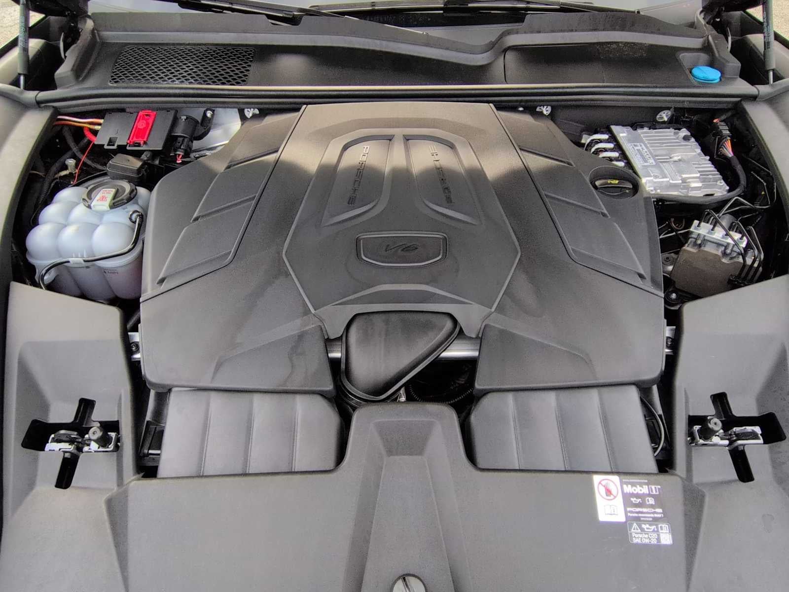 Porsche Cayenne Coupé AWD 2025